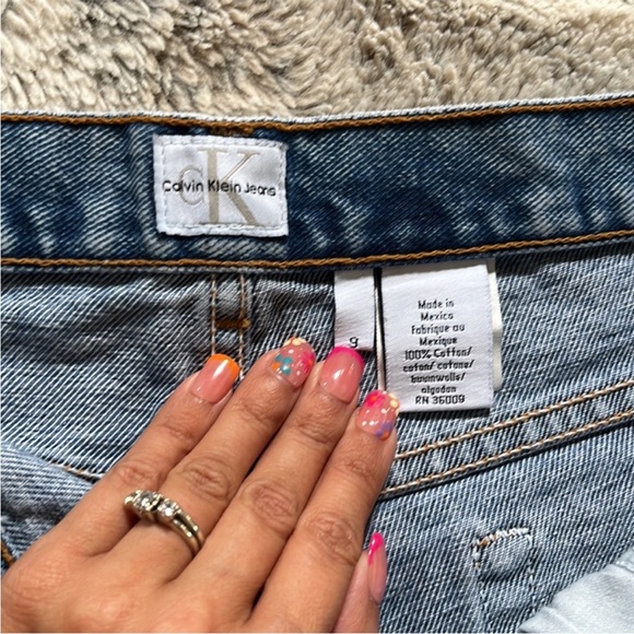 Vintage handcrafted Calvin Klein distressed jean shorts - Picture 3 of 7